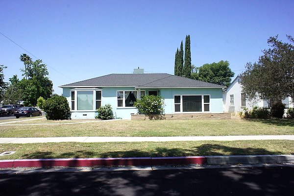 01928-West San Fernando Valley