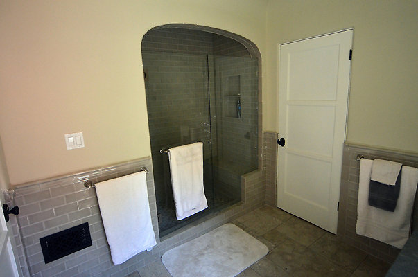 Bathroom 2(2)